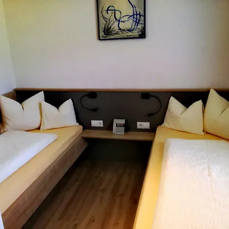 Apartmenthaus Brigitte 洛伊塔施